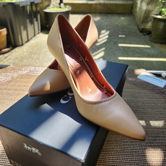 Coach Heel - Waverly, Beechwood - Picture 3 of 3